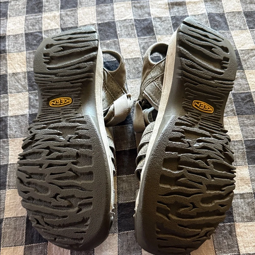 KEEN Rose Women's Sandal in Taupe size 8 .5